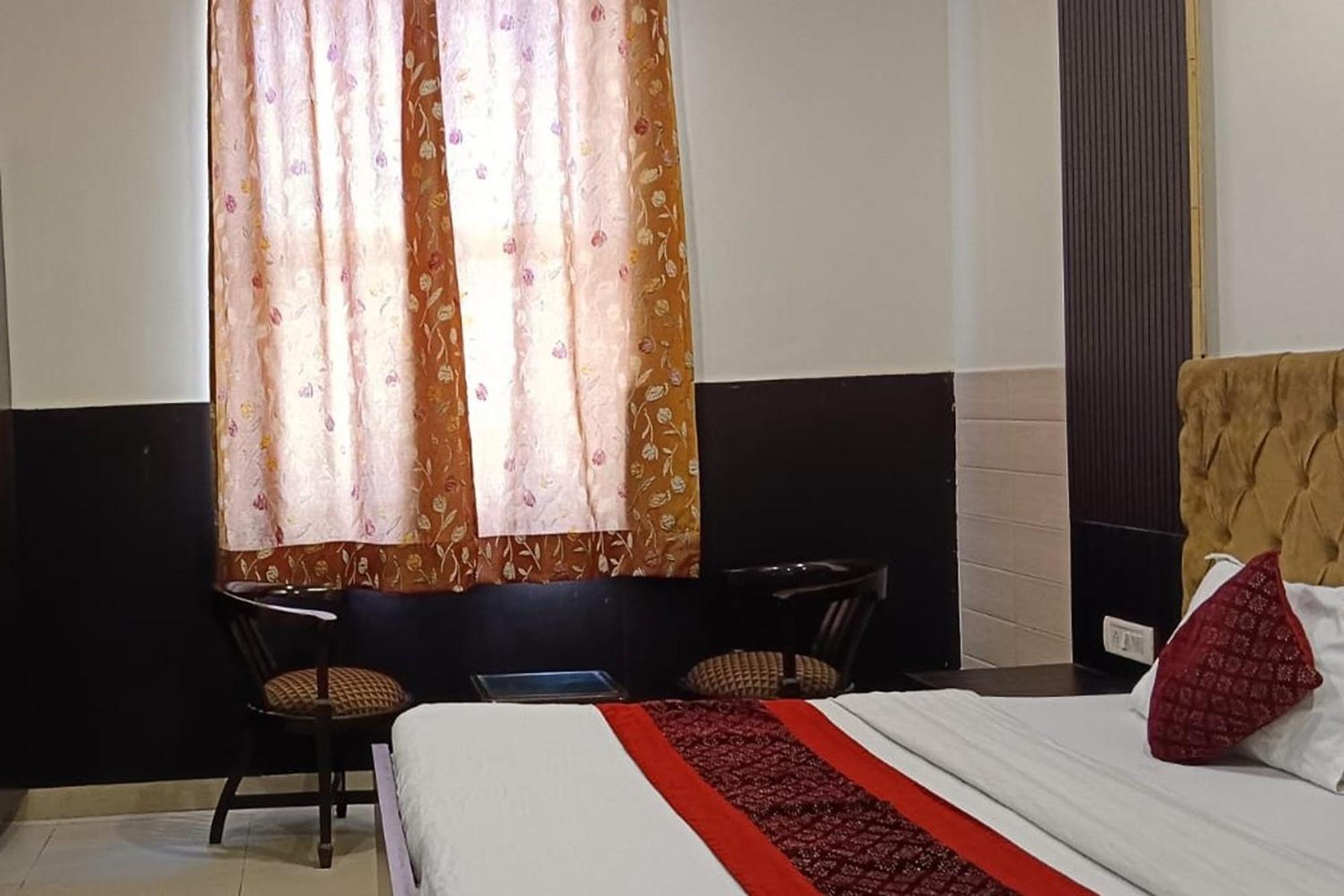 Hotel Shree Kanta Gurgáon Kültér fotó