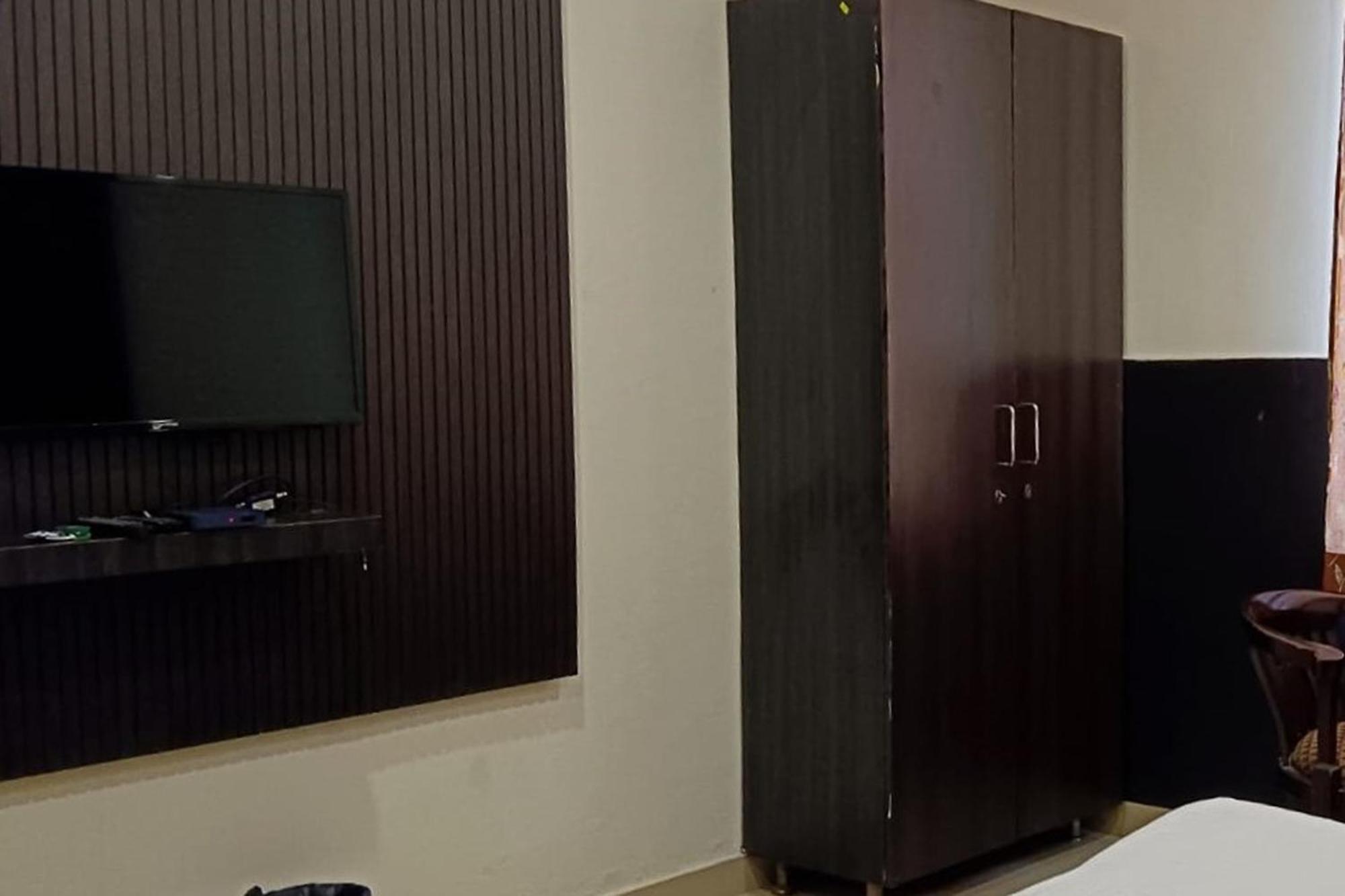 Hotel Shree Kanta Gurgáon Kültér fotó