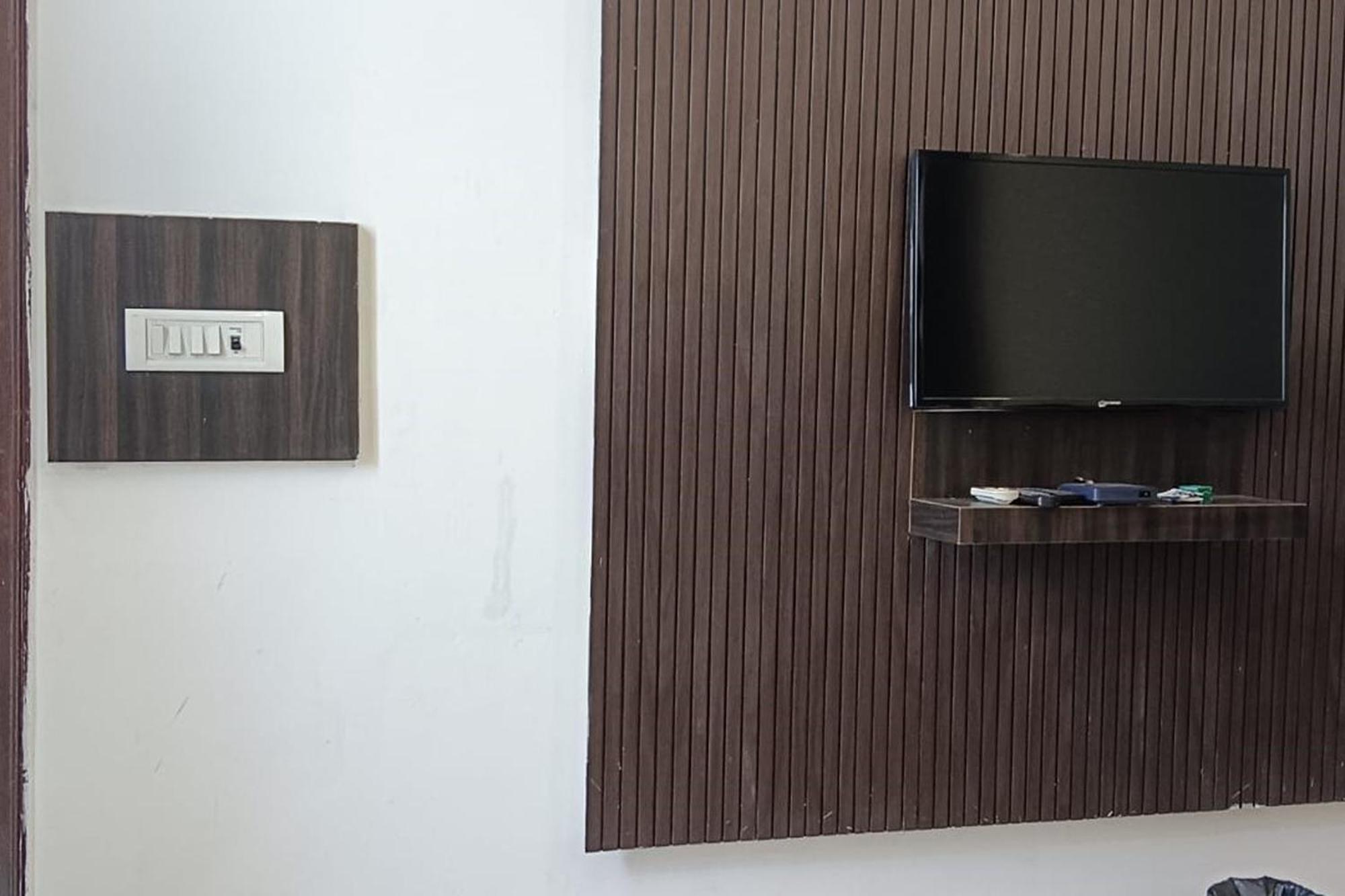 Hotel Shree Kanta Gurgáon Kültér fotó