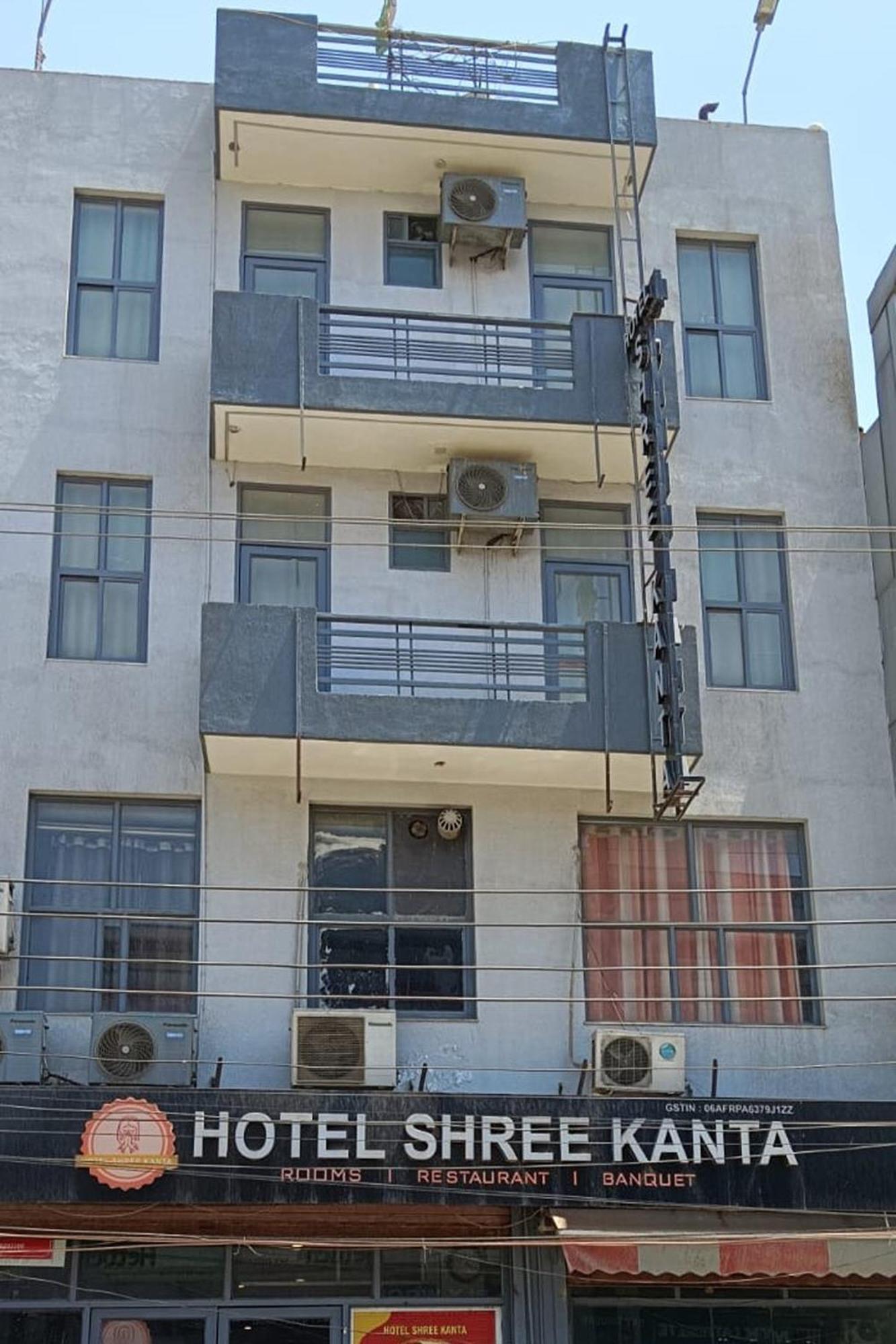 Hotel Shree Kanta Gurgáon Kültér fotó