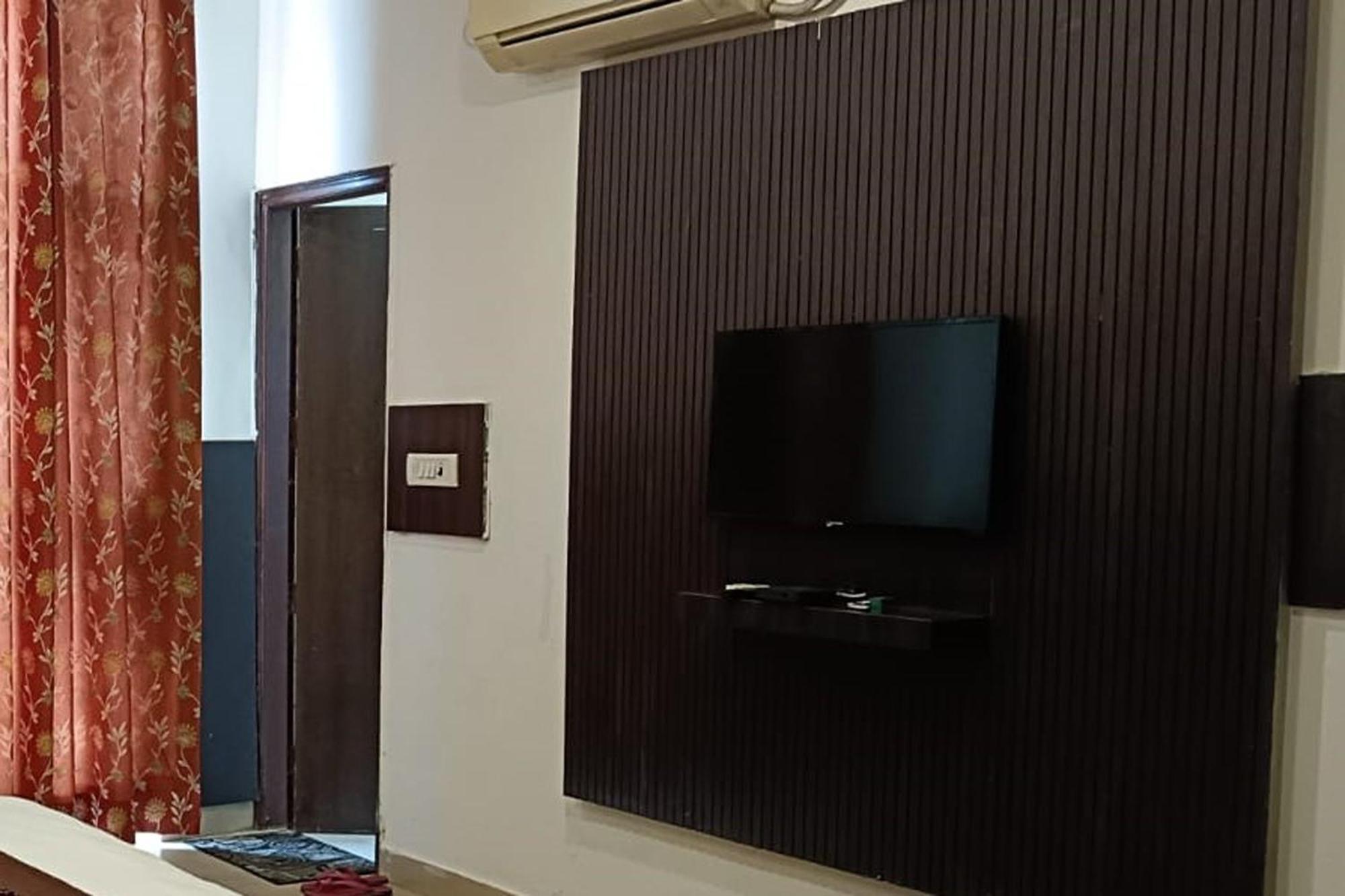 Hotel Shree Kanta Gurgáon Kültér fotó